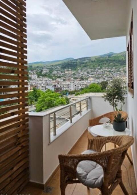 Novi'S Luxury Apartment 2 Gjirokastër Exterior foto