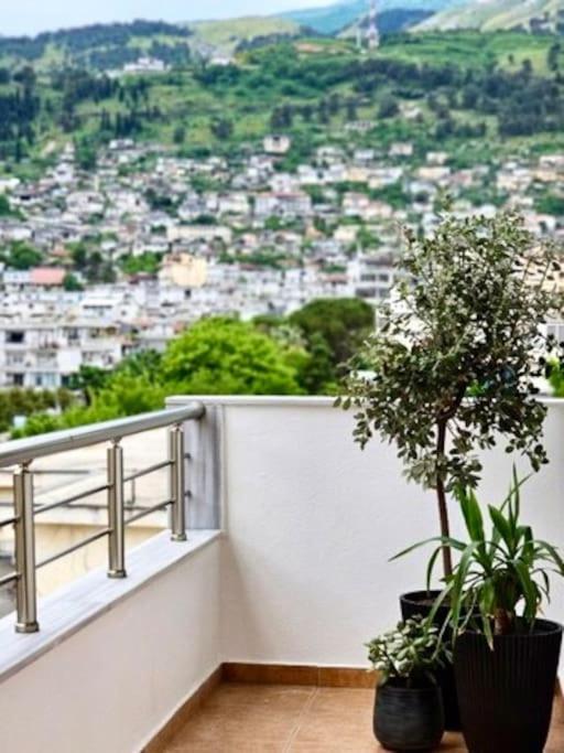 Novi'S Luxury Apartment 2 Gjirokastër Exterior foto